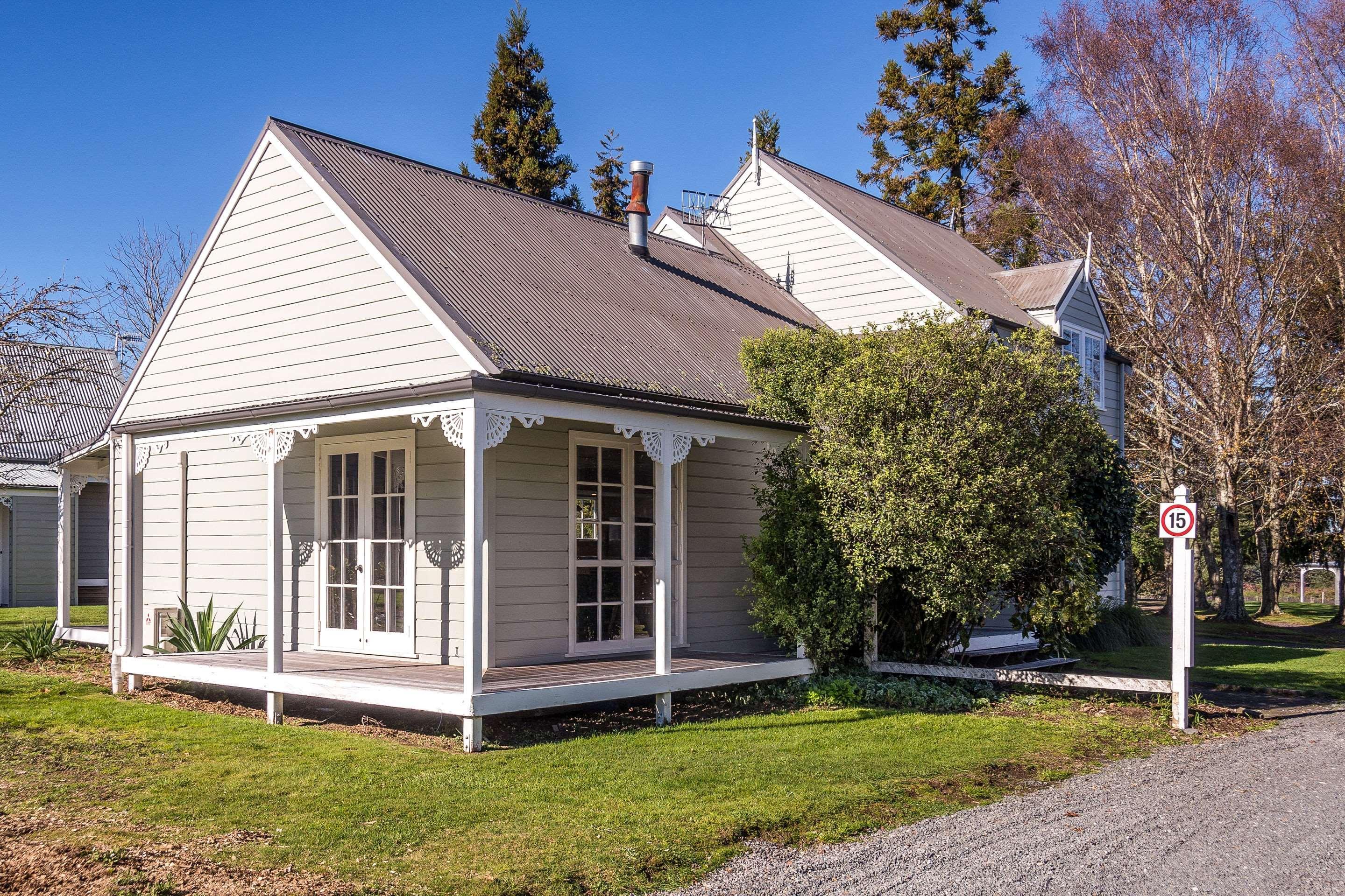 Huka Falls Resort Taupo Dış mekan fotoğraf The former police station at the centre of the village
