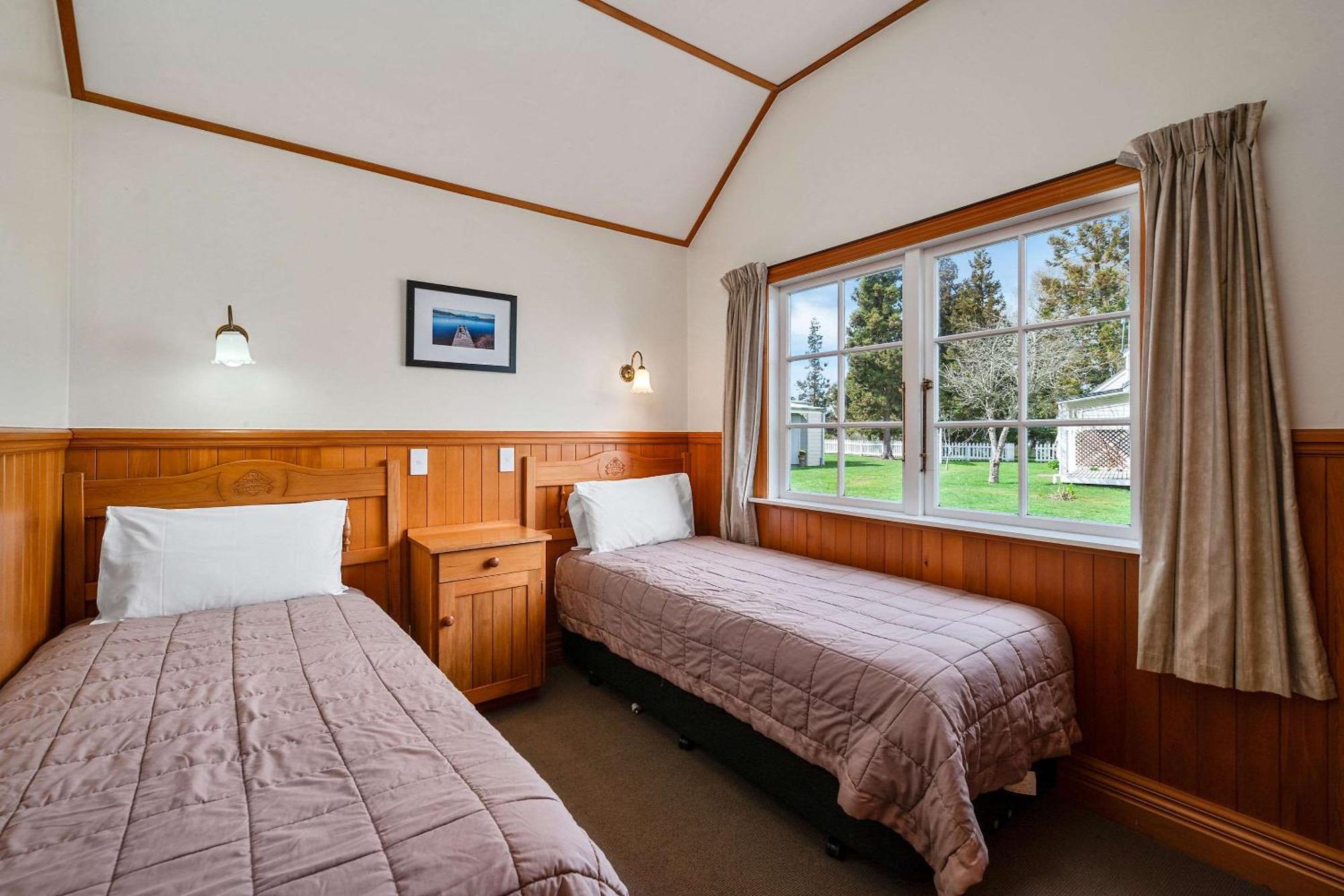 Huka Falls Resort Taupo Dış mekan fotoğraf A typical motel room